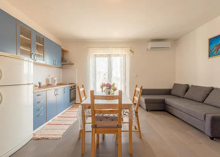 1 Bedroom Cozy In *